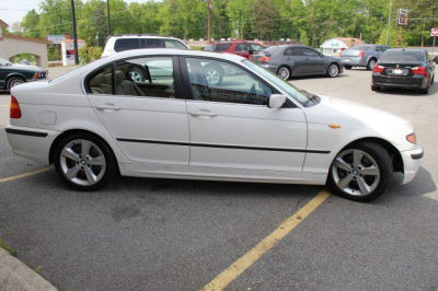 2005 BMW 330  i