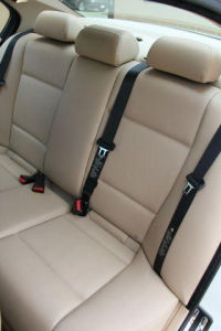 2005 BMW 330  i