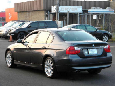 2006 BMW 330  i
