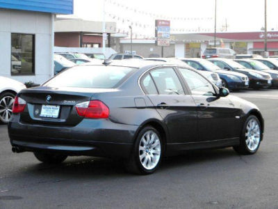 2006 BMW 330  i