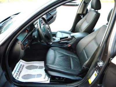 2006 BMW 330  i