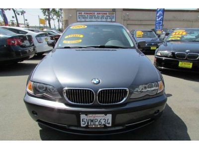 2003 BMW 330  i