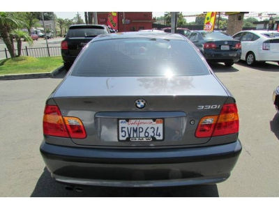 2003 BMW 330  i