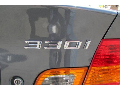 2003 BMW 330  i