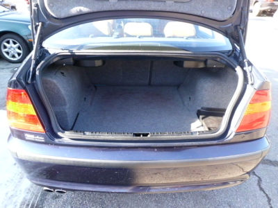 2004 BMW 330 i