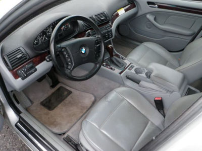 2005 BMW 330 i
