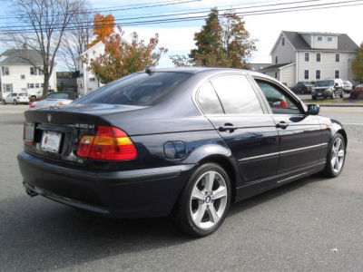 2004 BMW 330  xi