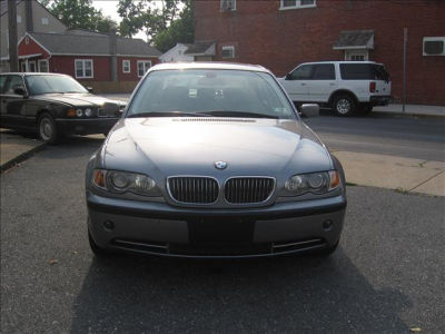 2003 BMW 330  xi