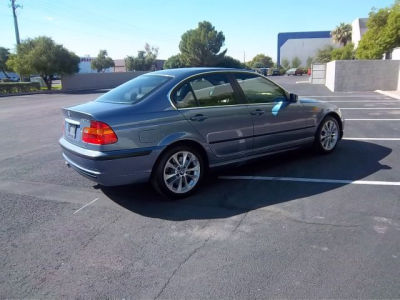 2003 BMW 330  xi