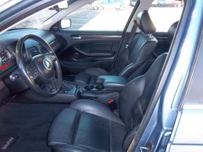 2003 BMW 330  xi