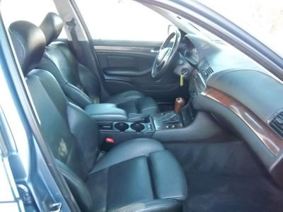 2003 BMW 330  xi