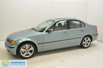 2004 BMW 330  xi