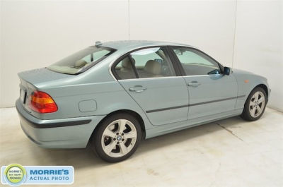 2004 BMW 330  xi
