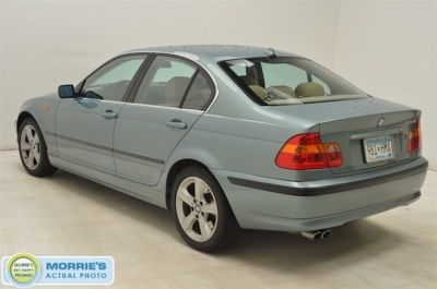 2004 BMW 330  xi