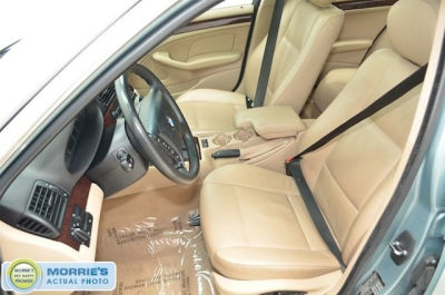 2004 BMW 330  xi