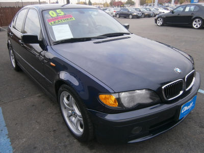 2005 BMW 330  i