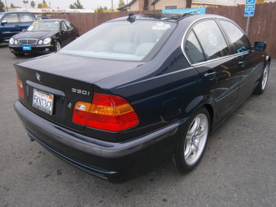 2005 BMW 330 i