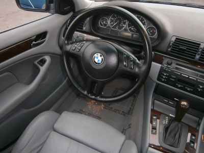 2005 BMW 330 i