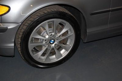 2004 BMW 330  xi