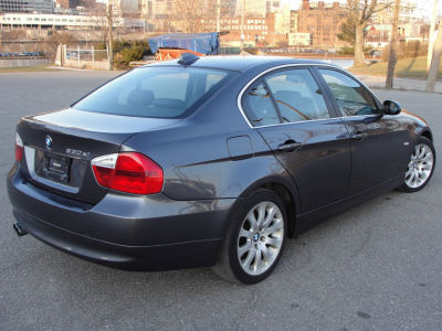2006 BMW 330  xi