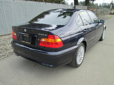 2003 BMW 330  xi