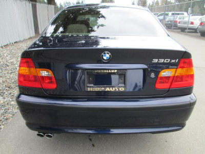 2003 BMW 330  xi