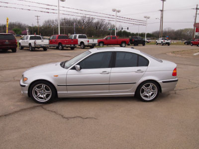 2004 BMW 330  i