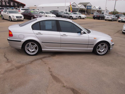 2004 BMW 330  i