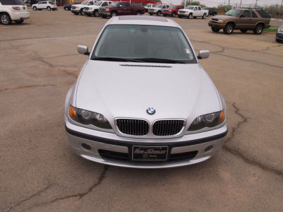 2004 BMW 330  i