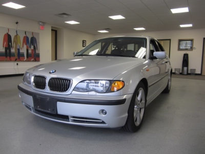 2004 BMW 330  i