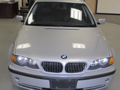 2004 BMW 330  i