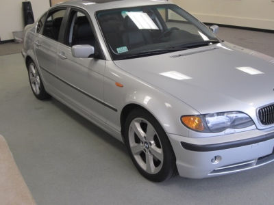 2004 BMW 330  i