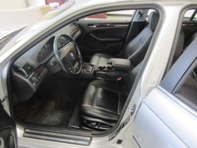 2004 BMW 330  i