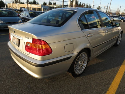 2003 BMW 330 i
