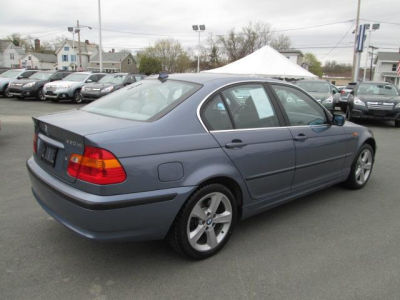 2004 BMW 330  xi