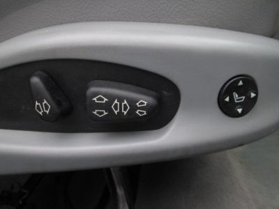 2004 BMW 330  xi