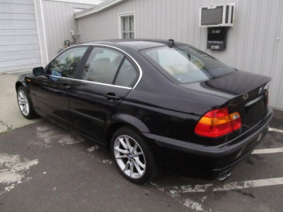 2004 BMW 330  xi