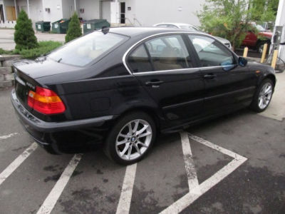 2004 BMW 330  xi