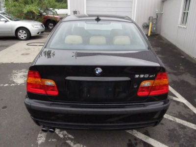 2004 BMW 330  xi