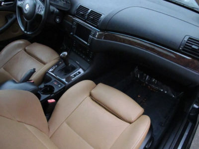 2004 BMW 330  xi