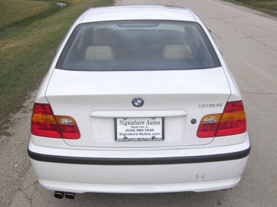 2002 BMW 330  i