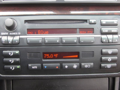 2002 BMW 330  i