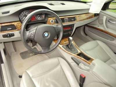 2006 BMW 330  i