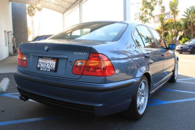 2003 BMW 330 i