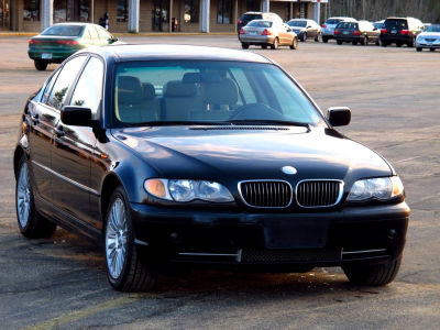 2003 BMW 330  xi