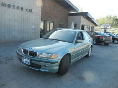 2003 BMW 330  xi