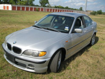 2004 BMW 330  i