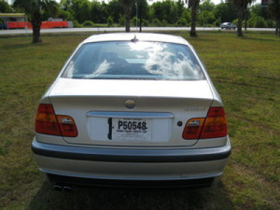 2004 BMW 330  i
