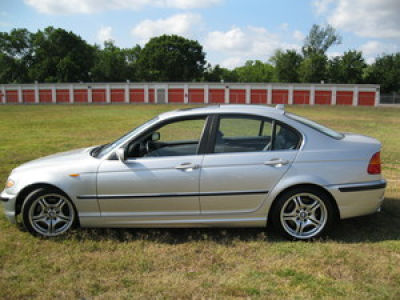 2004 BMW 330  i