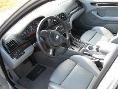 2004 BMW 330  i